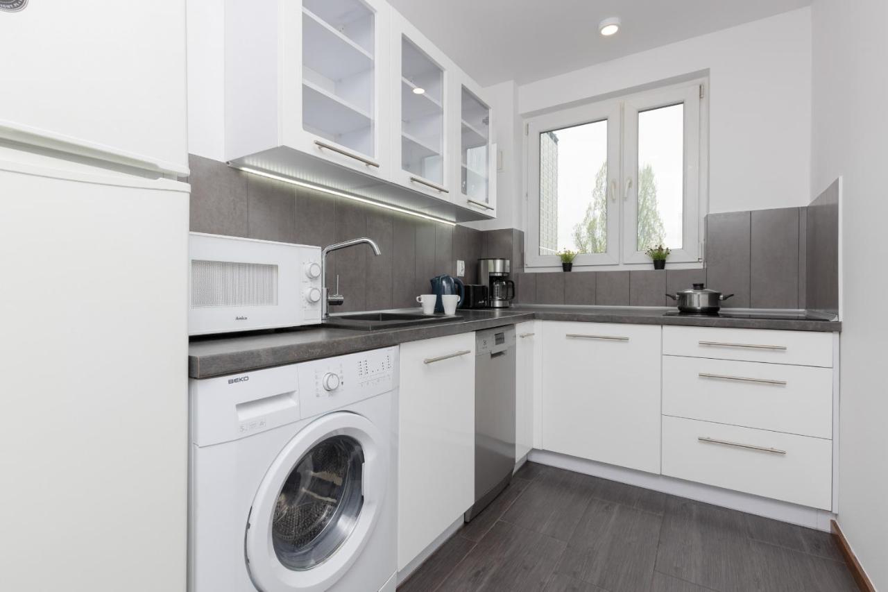 Old Town Spacious Apartment Bonifraterska By Renters Varsó Kültér fotó